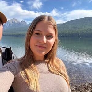 Meet your Posher, Lauren